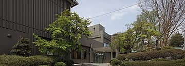 展示室②特集展示 武田弘氏寄贈富士山コレクション 藍を纏い白を彩る～染付陶磁器の富士山～