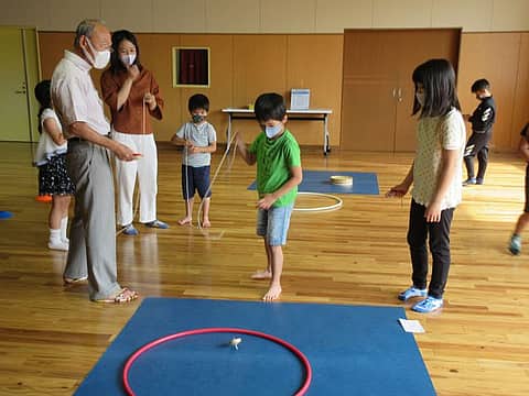 みんなでくるくる〜!! こまあそびの写真