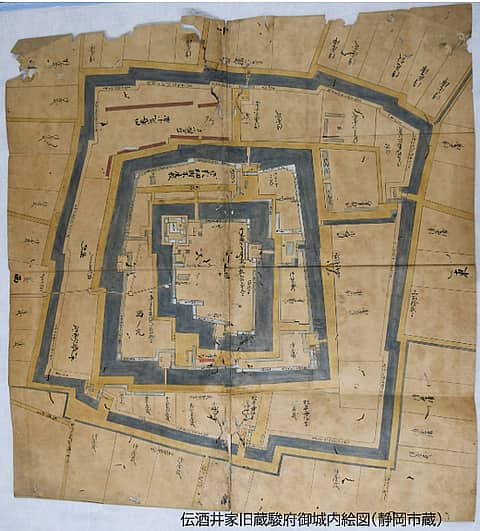 初公開！伝酒井家旧蔵駿府御城内絵図の写真