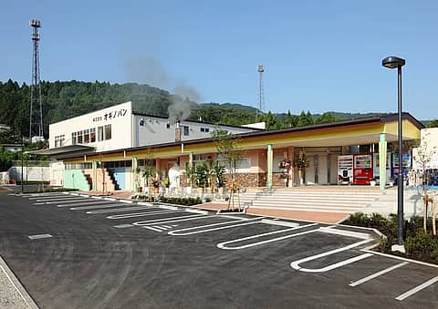 オギノパン本社工場直売店の写真